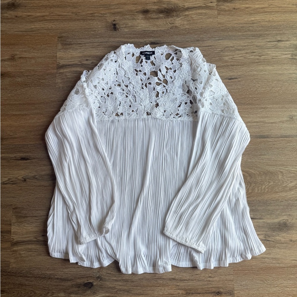 Express White Lace Women's pleated and lace blouse Top Large